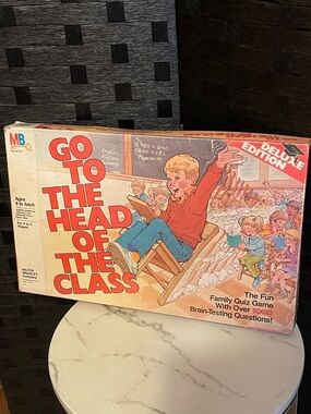 MB Go To The Head Of The Class Board Game - Red/Blue